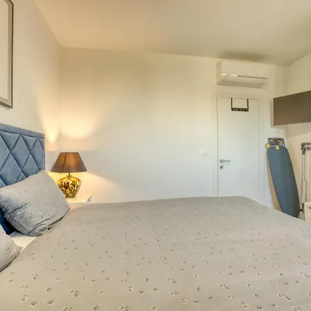 Blue Premium - Crowonder Luxury Rent شقة