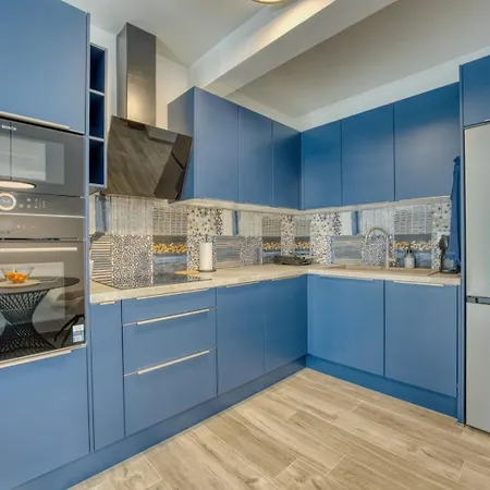 Blue Premium - Crowonder Luxury Rent Апартаменты *