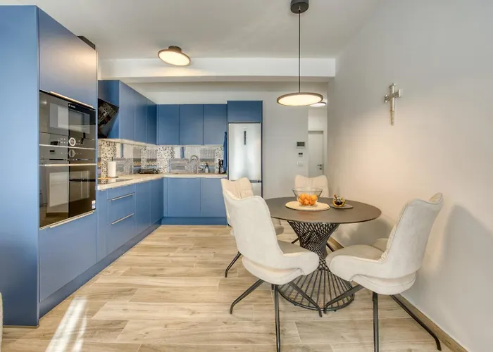 Apartment Blue Premium - Crowonder Luxury Rent