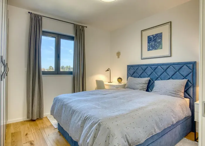 Blue Premium - Crowonder Luxury Rent