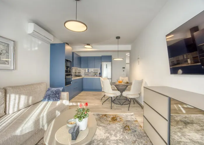Blue Premium - Crowonder Luxury Rent Apartment