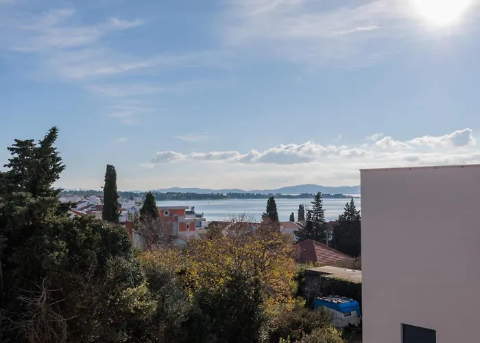 Apartment Blue Premium - Crowonder Luxury Rent *